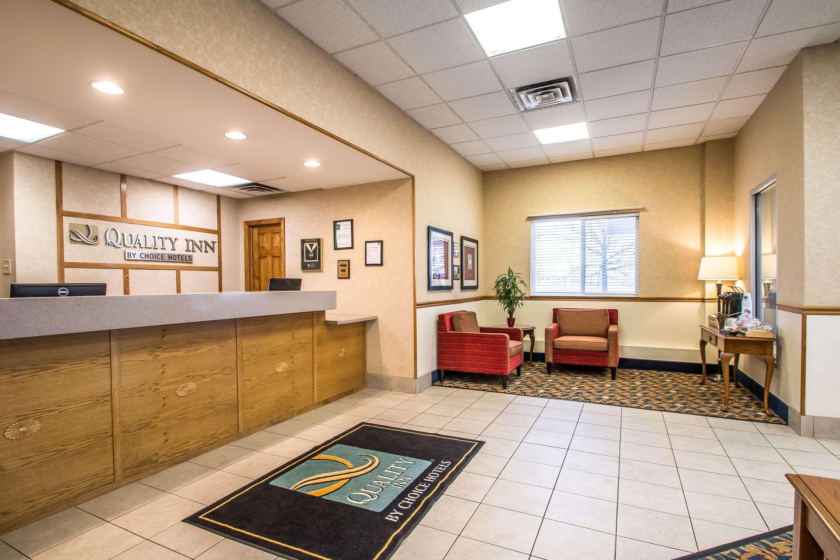 Quality Inn Morris I-80 מראה חיצוני תמונה