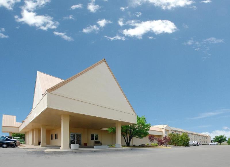 Quality Inn Morris I-80 מראה חיצוני תמונה